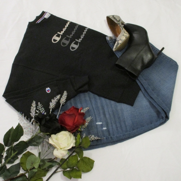 BLACK SWEATSHIRT – TRIPLE NAME BRAND SPARKLE LOGO – M – NWT - Picture 6 of 12